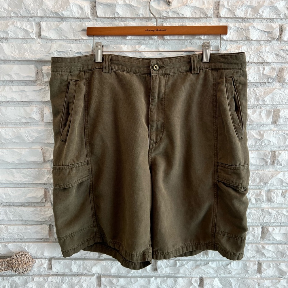 Tommy Bahama Relax Cargo Shorts Sz 38